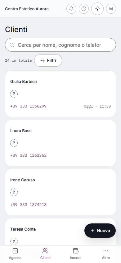 Clienti su telefono: schermata di lumora con dati di esempio